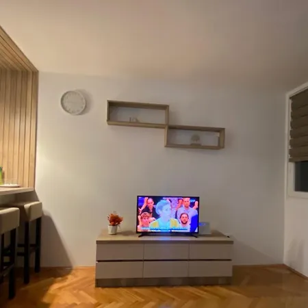 Studio Inn near Delta Planet * Ni