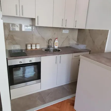 Studio Inn near Delta Planet